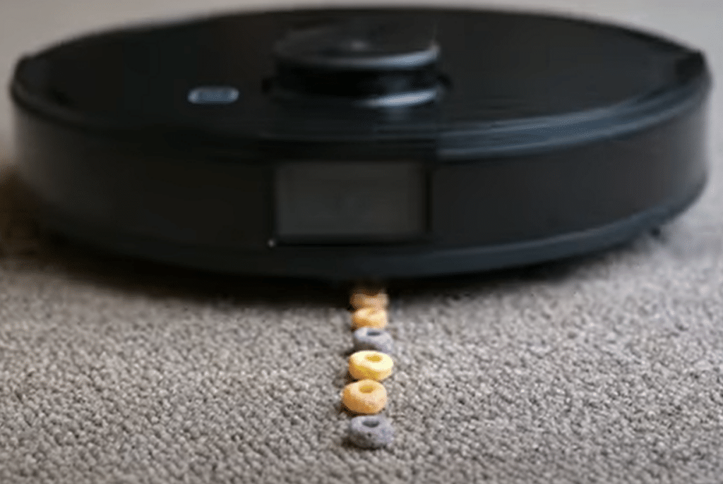 Robot vacuum carpet cleaning