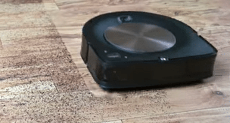 Robot vacuum cleaning hard floor