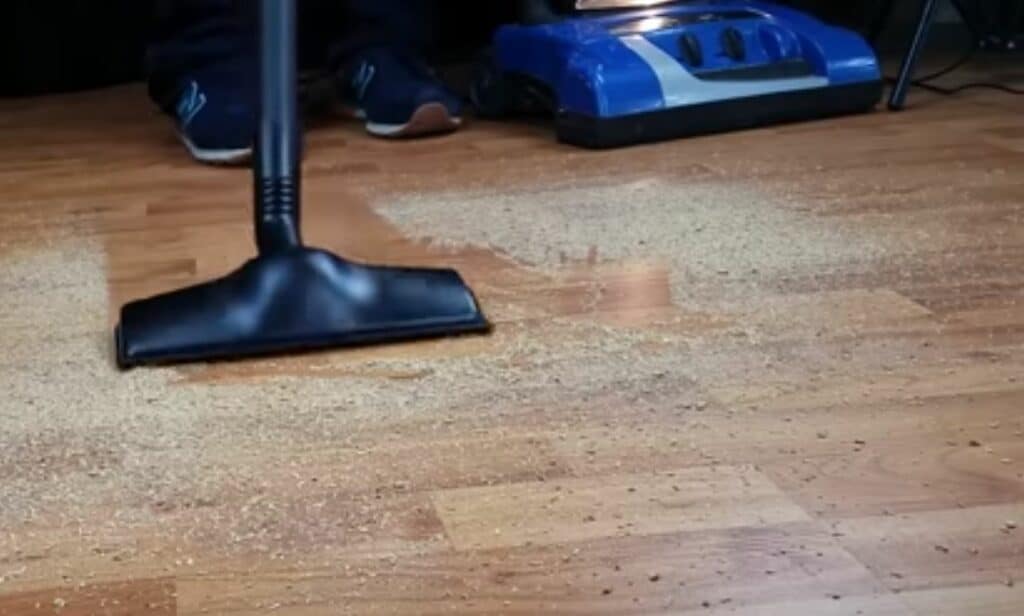 vacuum hardwood floors