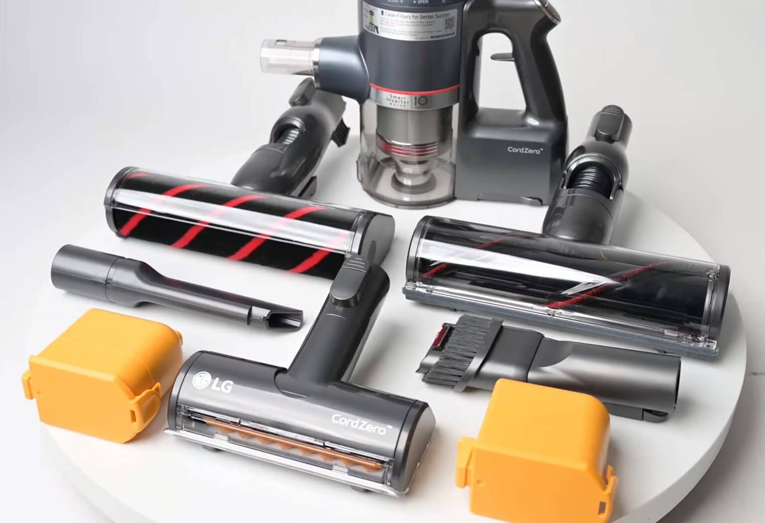 LG CordZero vs. Dyson V11 Floor Critics 2022 Buying Guide