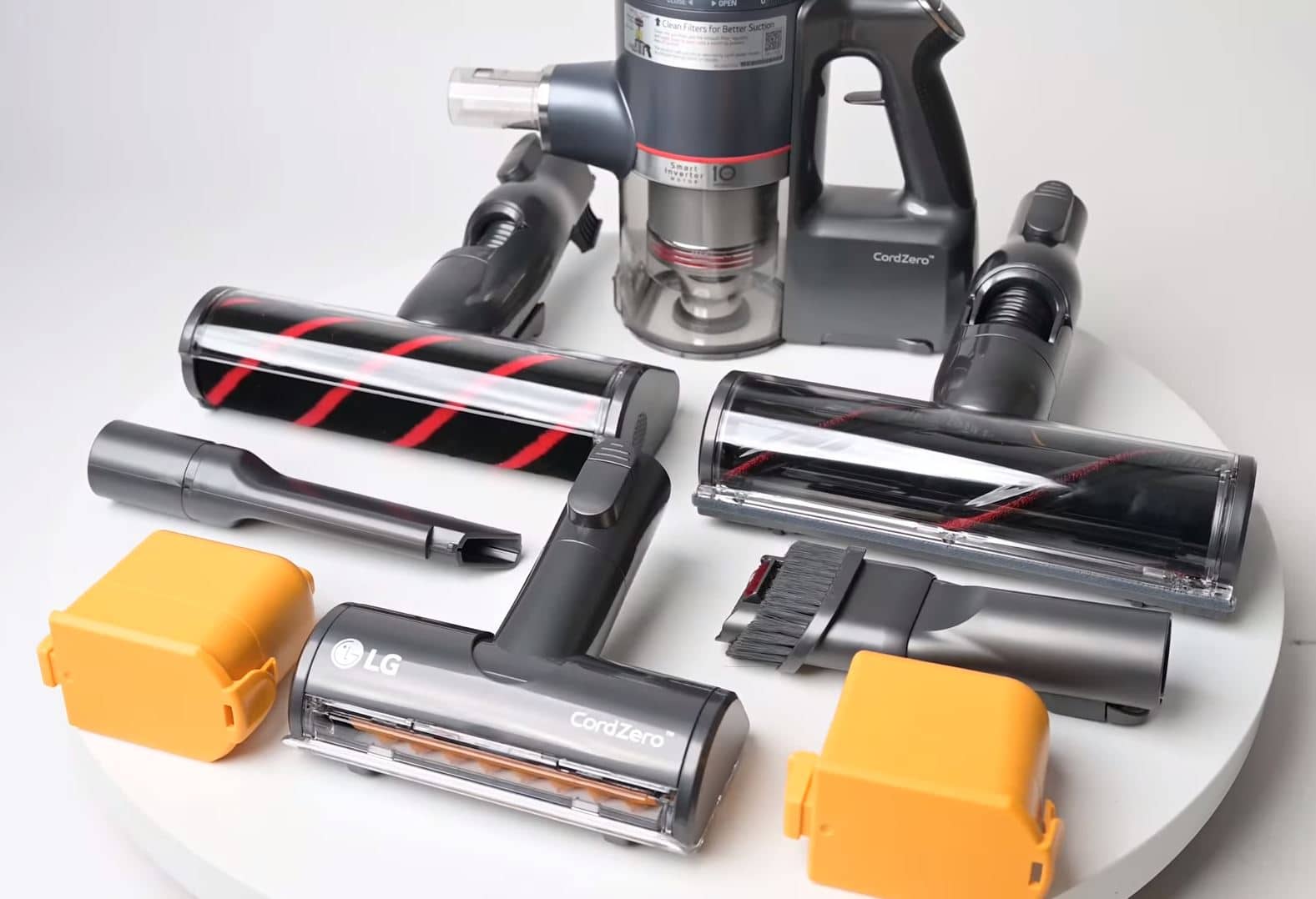 LG CordZero vs. Dyson V11 Floor Critics 2022 Buying Guide